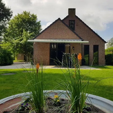 Vakantiewoning Maas En Waal 106 Holiday home *